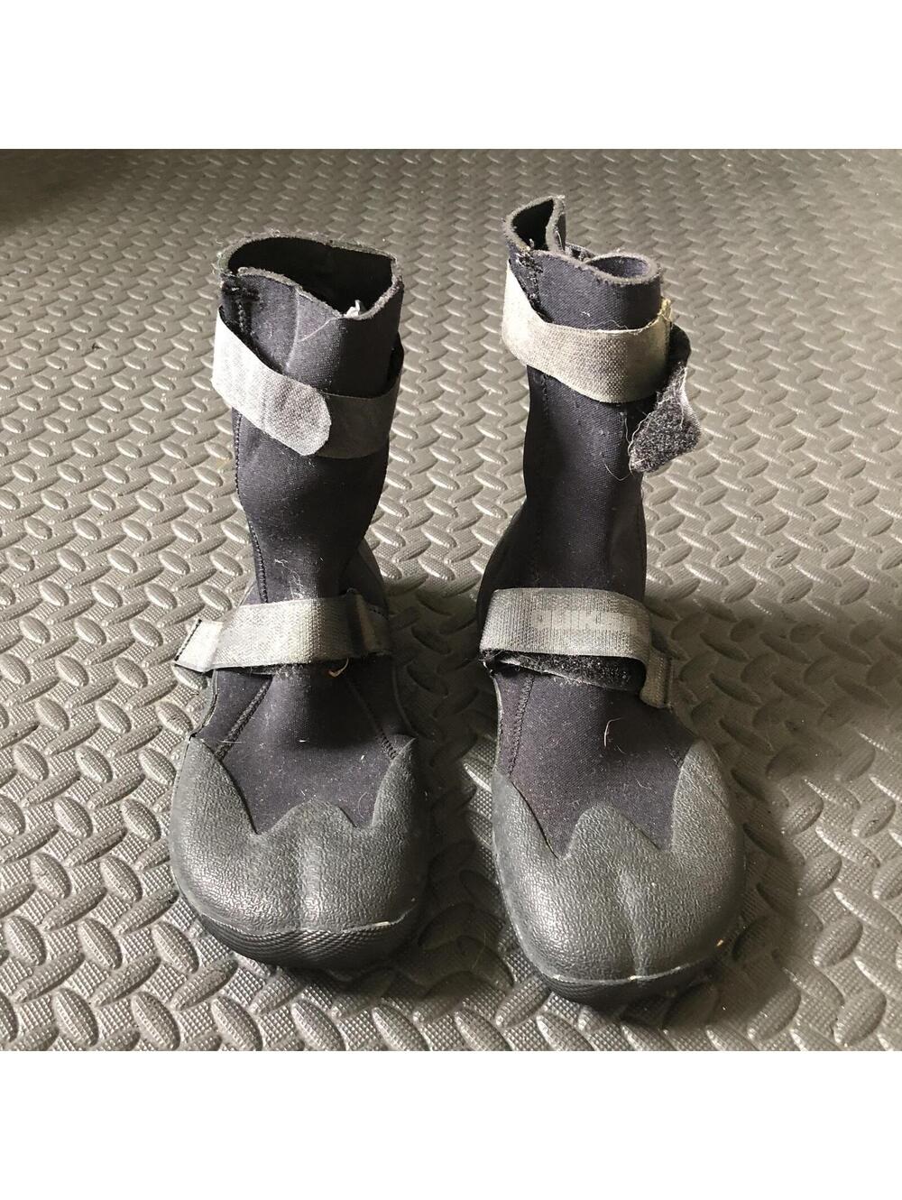 Quicksilver Neoprene Water Wetsuit Booties Shoes with Adjustable Straps Size 6